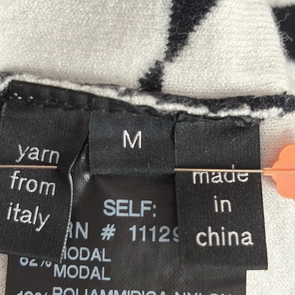 Derek Lam New York V Neck Geometric Print Italian Yarn Sweater Vest - Medium - Picture 6 of 8